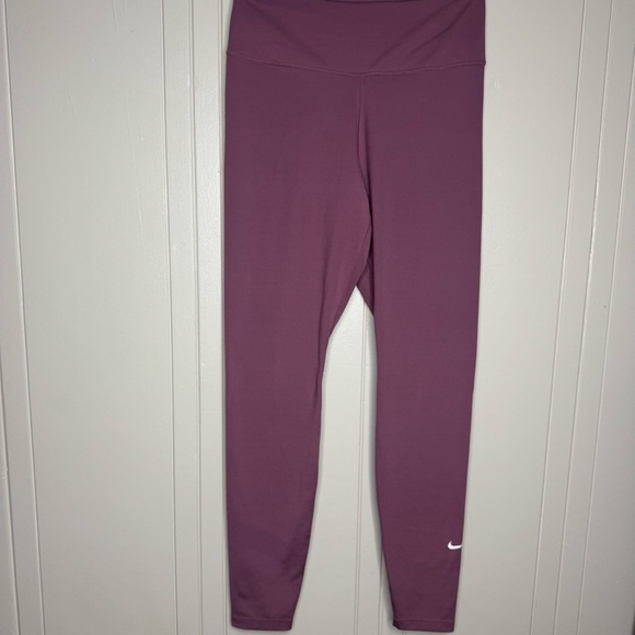 Nike Training One Sculpt tight leggings in mauve - Picture 2 of 16